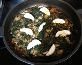 Foto del paso 3 de la receta Espinacas con bacalao y cebolla