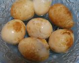 Foto langkah ke 1 dari resep Telur bumbu kuning.