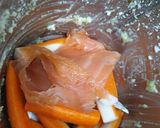 Foto del paso 4 de la receta: 🦀🦀Pastel de salmón y surimi🦀🦀
