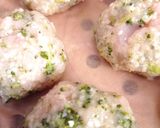 Фото кроку 5 до Котлеты куриные с брокколи и кус-кусом.