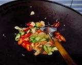 Foto langkah ke 2 dari resep Ayam kecap pedas manis.