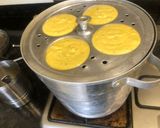 A picture of step 4 of Idli Dhokla.