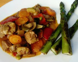Foto del paso 8 de la receta: Solomillo al chilindrón, verduras frescas y espárragos plancha