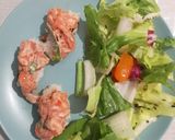 Une image de l'étape 5 de Crispy rice with spicy salmon.