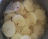 Foto del paso 2 de la receta: Merluza con patatas en salsa verde