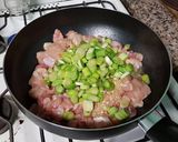Foto del paso 2 de la receta: Tarta frola de pollo, brócoli y puerro
