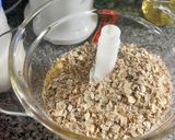 Foto del paso 2 de la receta: Torta invertida de avena y manzana 🍎