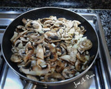 Foto del paso 2 de la receta: Champiñones y alcachofas al ajillo en salsa de azafrán