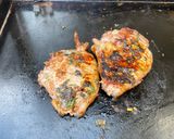Une image de l'étape 8 de Côtes de veau marinées grillées sauce BBQ et coriandre.