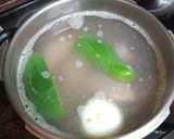 Foto del paso 1 de la receta: Caldo de pollo (Para aprovechar el pollo, verdura y caldo)