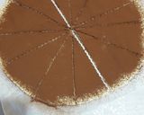 Foto del passaggio 3 della ricetta Cornetti al cacao con scaglie di cioccolato bianco granella di z