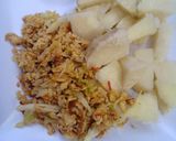 A picture of step 6 of Yam with sauce.
