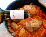 Foto del paso 4 de la receta: Rabo de toro guisado con manzanilla y setas