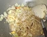 Foto langkah ke 4 dari resep Kwetiau goreng simple.