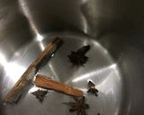 Hình bước làm 2 của món Rượu đỏ nấu trái cây (mulled wine)