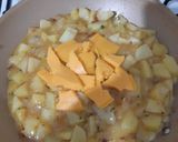 Foto del paso 6 de la receta: Tortilla de papas rellena con cheddar
