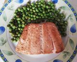 Foto del paso 1 de la receta: Lomo de salmón salvaje a la plancha con guisantes