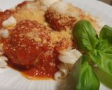 Fűszeres paradicsomos tészta parmezános húsgolyóval recept fázis 6 fotója