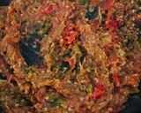 Foto langkah ke 2 dari resep Tongkol Suwir Pedas Bumbu Balado.