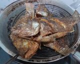 Foto langkah ke 2 dari resep Pecak Ikan Nila Goreng.