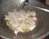 ผัดเนื้อไก่ใส่ดอกไม้กวาด วิธีทำสูตร 4 รูป