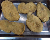 Foto del paso 9 de la receta: Milanesas a la napolitana con papas fritas y huevos fritos