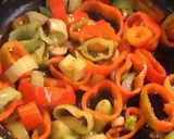 Foto del paso 5 de la receta: Muslos de pavo con pimiento capia
