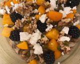 Foto del paso 4 de la receta: Ensalada de berenjena, moras, albaricoques y queso feta con nueces !!!!