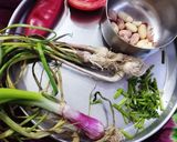 A picture of step 1 of Green garlic chutney.