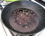 Foto del passaggio 4 della ricetta Riso Venere con Vongole e Gamberetti