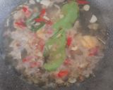 Foto langkah ke 2 dari resep Telur Kecap Pedas.