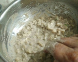 A picture of step 3 of Kuttu ki Chatpte pakorde.