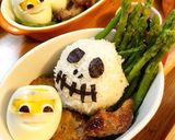 Hình bước làm 1 của món Bento Halloween cho bé phần 2
