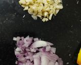 A picture of step 2 of Creamy White Sauce Macroni.