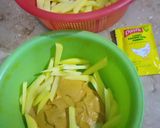 A picture of step 2 of Pakoray fries.