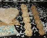 A picture of step 9 of Chuda aur laai ke laddu.