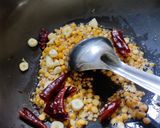 A picture of step 2 of Dry Horse Gram chutney.