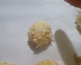 Foto langkah ke 5 dari resep Strawberry Thumbprint Cookies.