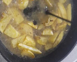Foto langkah ke 4 dari resep Semur Kentang Telur Manis.