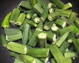 A picture of step 2 of Bhindi in Tomato Gravy.