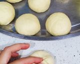 A picture of step 8 of Japanese milk bun.