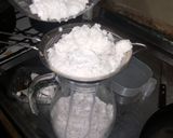 Foto del paso 1 de la receta: Leche, aceite y coco rallado
