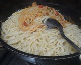 A picture of step 4 of Chicken tikka spaghetti.