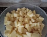 Foto del paso 5 de la receta: Pollo al horno con papas fritas y ensaladita