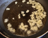 Foto del paso 3 de la receta: Repollo con patatas al ajo y pimentón