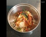 A picture of step 2 of Leftover rice spicy pan cake.
