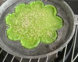 Gambar langkah 5 resipi Kuih Bakar Pandan.