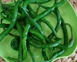 Foto langkah ke 2 dari resep Cumi asin terong cabe hijau.