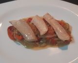 Foto del paso 5 de la receta: Escalibada con ventresca de atún y aceitunas negras