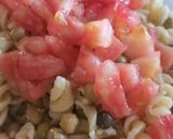 Foto del paso 4 de la receta: Ensalada tibia de espirales con arvejas y más